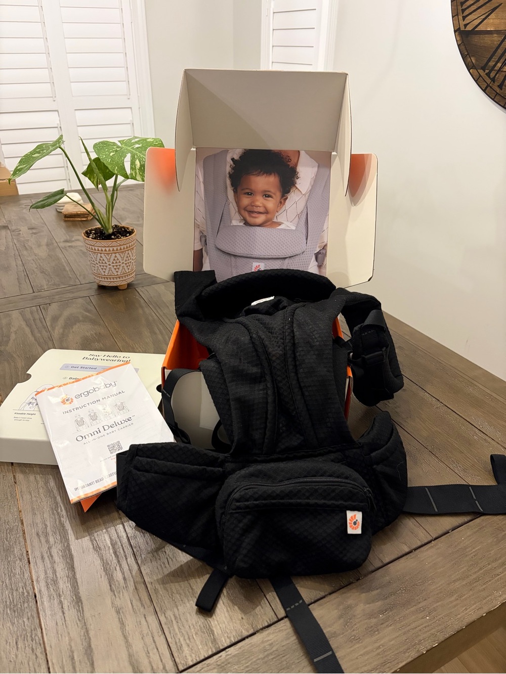 Ergobaby Omni Deluxe in Black